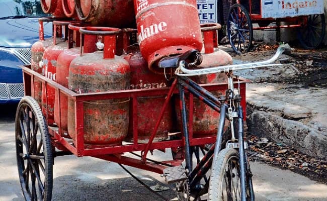 पटना : सब्सिडी पाने को भटक रहे एलपीजी उपभोक्ता, एजेंसी नहीं दे रही जानकारी