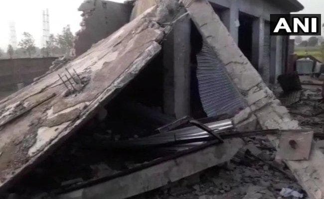 बदायूं : पटाखा फैक्ट्री में विस्फोट, आठ की मौत, CM योगी ने लिया संज्ञान