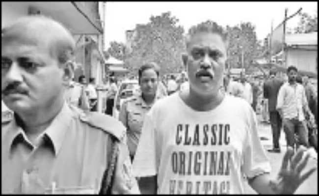 भू-माफिया प्रकरण : 2 बजे जमानत, 3 बजे हिम्मत सिंह फिर हुआ गिरफ्तार