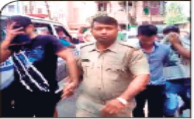 बांगुर एवेन्यू में देह व्यापार, 5 युवतियों समेत 7 पकड़ाये, गिरोह की सरगना भी अरेस्ट