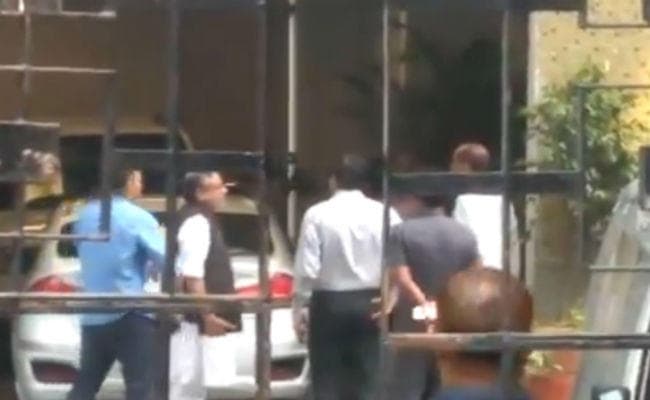 BJP-JDU के बीच सीटों को लेकर मंथन तेज, नीतीश से दिल्ली में मिले सुशील मोदी