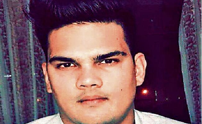 नोएडा में हादसा, पूर्व सांसद सूरजभान के बेटे की मौत, मुंगेर की सांसद है मृतक की मां