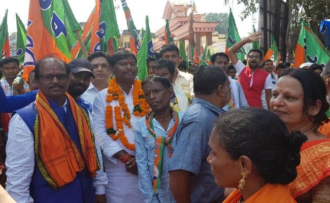 छत्तीसगढ़ में आज से बीजेपी का कारपेट बॉम्बिंग चुनाव प्रचार, चार सभाएं करेंगे अर्जुन मुंडा