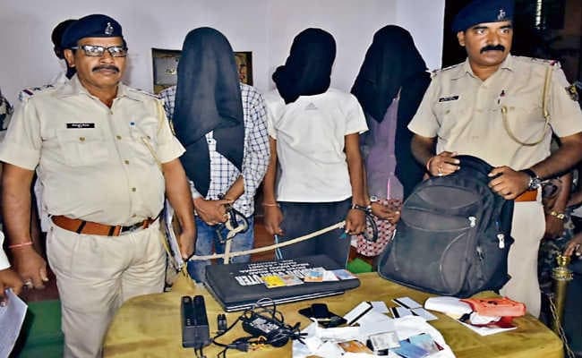 एटीएम कार्ड का क्लोन बना कर ठगनेवाले अपराधी गिरफ्तार