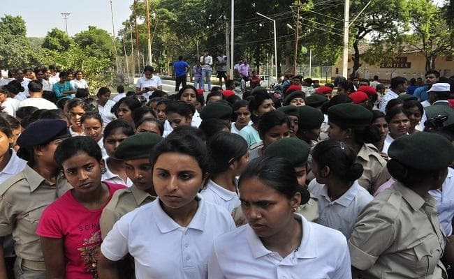 बिहार में खाकी पर दाग, महिला ट्रेनी कांस्टेबल ने इंस्पेक्टर पर लगाया बंद कमरे में छेड़खानी का आरोप, सस्पेंड