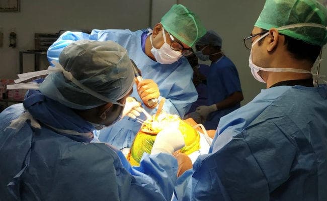 बिहार-झारखंड में पहली बार कम्प्यूटर नेवीगेशन से घुटना ट्रांसप्लांट हिल व्यू अस्पताल रांची में