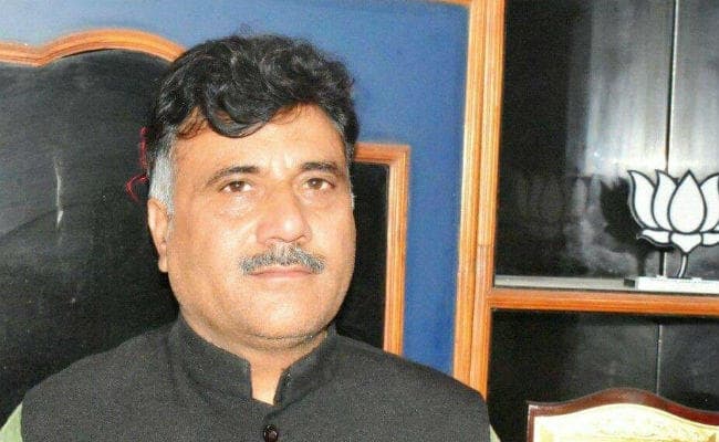 जम्मू-कश्मीर: आतंकियों ने भाजपा नेता और उसके भाई को गोलियों से भूना, बुलायी गयी सेना