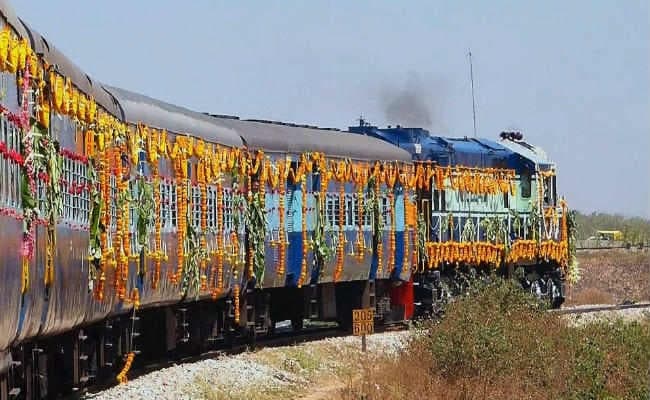 छठ पर्व पर पटना से सिकंदाराबद व हबीबगंज के बीच स्पेशल ट्रेन