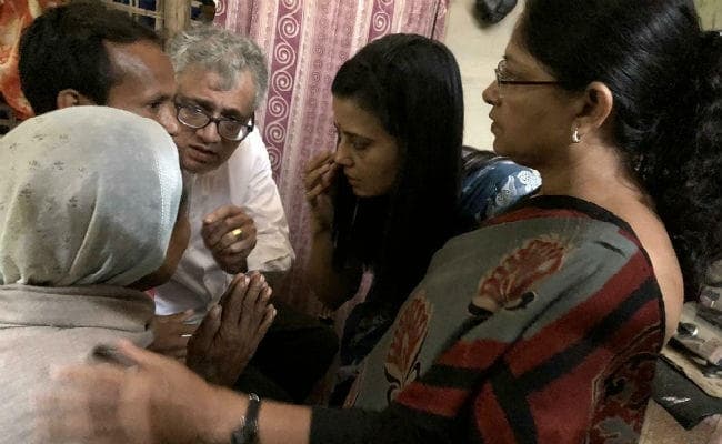 तिनसुकिया हत्या : तृणमूल कांग्रेस के प्रतिनिधिमंडल ने शोक संतप्त परिवारों से की मुलाकात