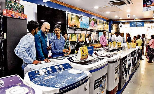 Dhanteras 2023: झारखंड के इलेक्ट्रॉनिक्स बाजार में ऑफरों की भरमार, इस धनतेरस इन चीजों की डिमांड