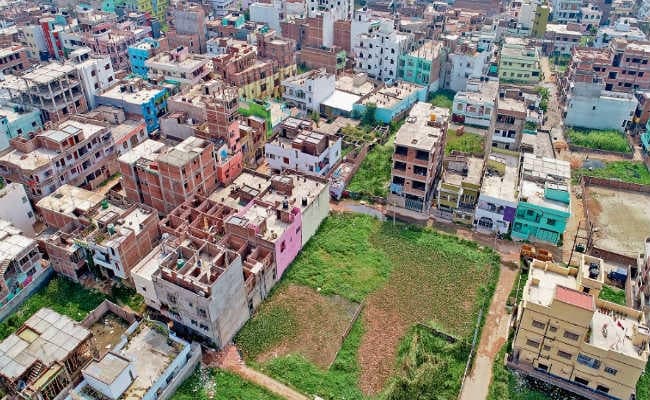 पटना : पांच साल तक दबा कर रखा पैसा, केस किया तो अब बिल्डर खोजने लगे जमीन