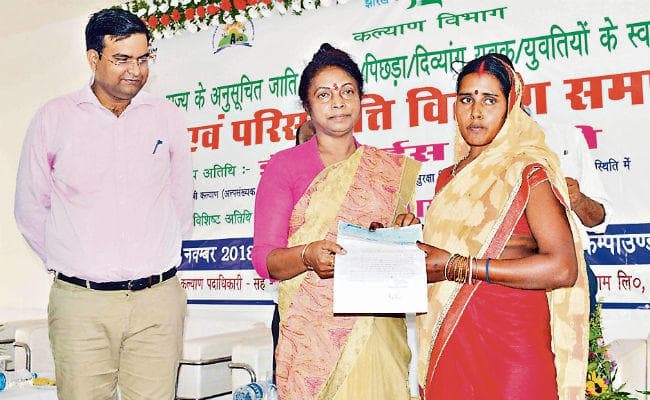 दुमका : अब 50 हजार तक के ऋण के लिए कोई गारंटर नहीं