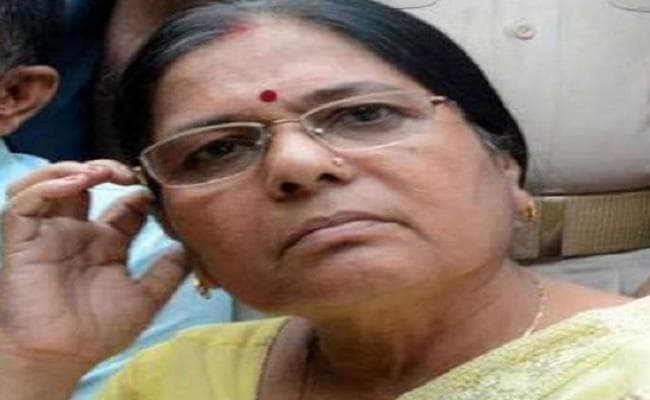 पूर्व मंत्री मंजू वर्मा को फरार नहीं घोषित करने का अदालत से अनुरोध