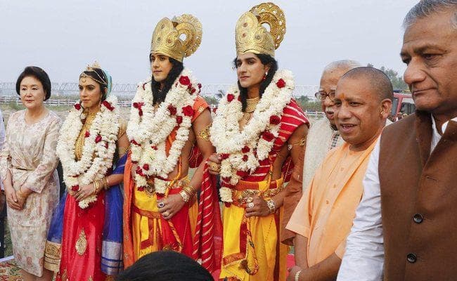 योगी की घोषणा : अयोध्या में राजा दशरथ के नाम पर मेडिकल कॉलेज और राम के नाम पर एयरपोर्ट