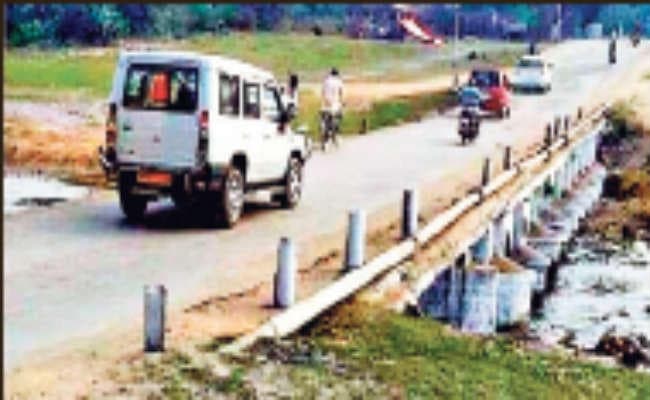 जानलेवा हो चुका है नुनिया नदी का कल्ला ब्रिज