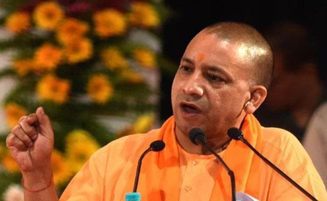 काशी वालों को 2,500 करोड़ रुपये के विकास कार्यों का उपहार देने वाले हैं