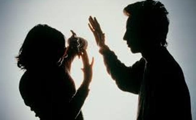 भारत में एक तिहाई महिलाएं पति के हाथों हिंसा की शिकार, ये हैं साइड इफेक्ट्स