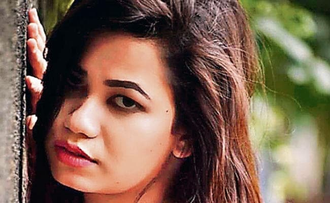 बॉलीवुड में धनबाद की नेहा दास की धमक, फिल्म जान अभी बाकी है में नेहा दिखायेंगी अदा