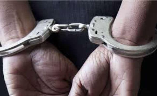 फायरिंग में युवक जख्मी, चार गिरफ्तार