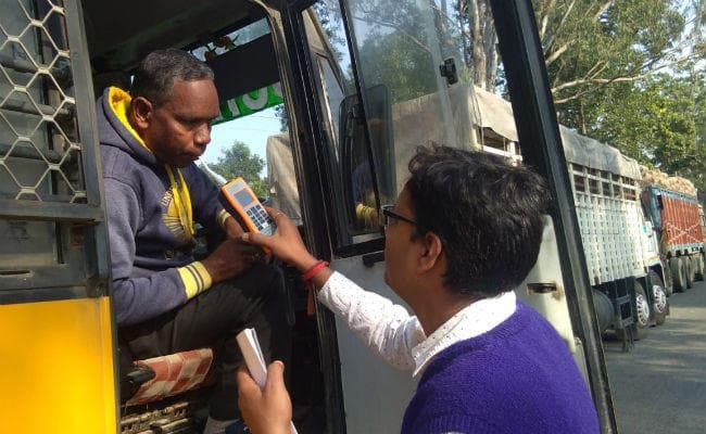 सिमडेगा : परिवहन विभाग ने चलाया जांच अभियान, 5 वाहन जब्त, 35,600 रुपये जुर्माना वसूली