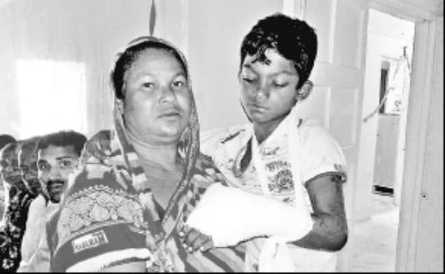 खेत में फुटबॉल खेल रहे बच्चे हुए हादसे का शिकार, बम विस्फोट में चार बच्चे जख्मी