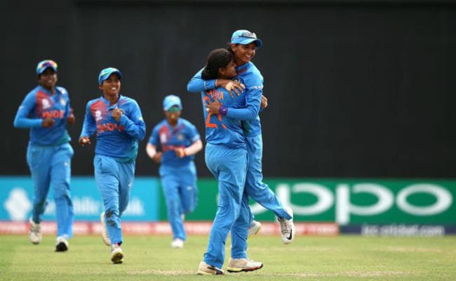 ICC Womens World T20 : ऑस्ट्रेलिया को रौंदकर भारत ने लगाया जीत का चौका, देखें तसवीरें