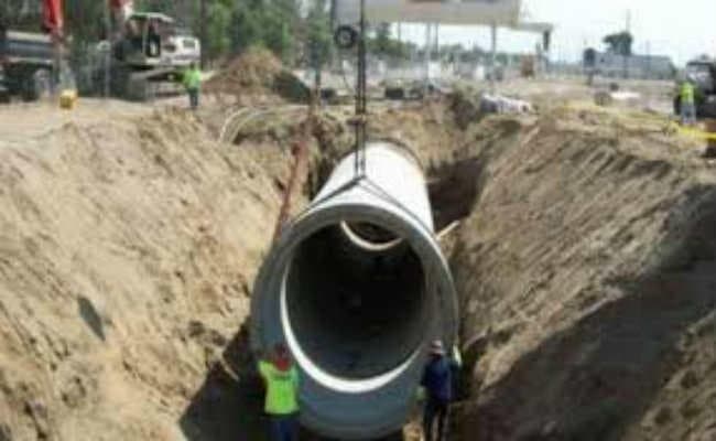 रंगदारी नहीं दिया तो असामाजिक तत्वों ने नल जल योजना के पाइप में लगाई आग