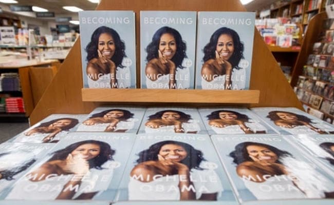 बराक ओबामा की पत्नी मिशेल ओबामा की किताब ‘Becoming’ की रिकॉर्ड बिक्री