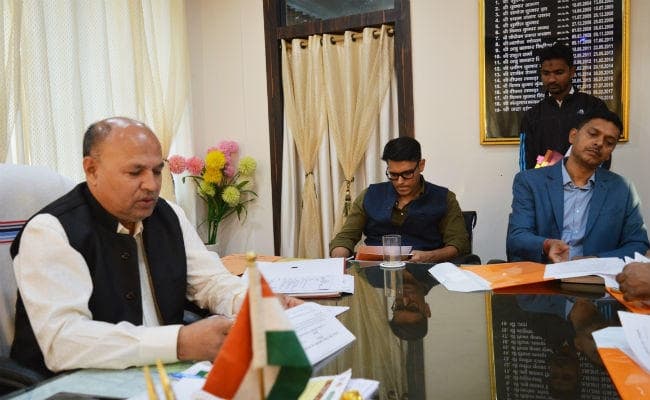 सिमडेगा : कोलेबिरा में उप चुनाव 20 दिसंबर को, क्षेत्र में आदर्श आचार संहिता लागू