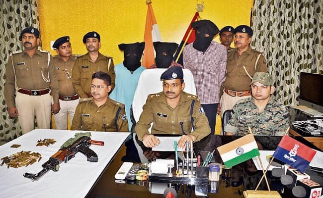 मुंगेर : तौफिर दियारे से एक एके-47 बरामद, तीन लोग गिरफ्तार