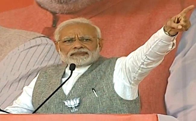 MP के मंदसौर में बोले PM मोदी : मैडम की सरकार में बैंकों के खजाने अमीरों के लिए खाली कर दिये गये