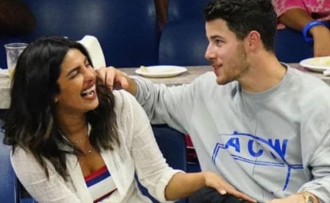 एकदूसरे के लिए बने हैं प्रियंका-निक, इन तसवीरों में देखें दोनों की खास बॉन्डिंग