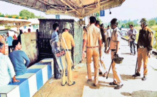 हटाये गये सौ से अधिक अवैध कब्जे, वर्षों से रेल परिसरों में कब्जा जमाकर बैठे थे लोग