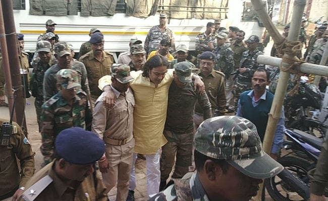 देवघर : गैंगस्टर अखिलेश को दुमका जेल से MRI कराने लाया देवघर, जांच घर के पास सुरक्षा चाक चौबंद