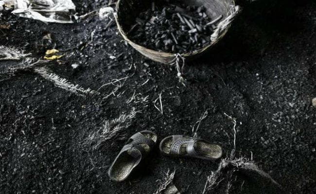 बोकारो में सुरंग धंसी 12 लोग दबे, दो शव ले भागे ग्रामीण