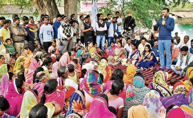 रांची : पोस्टर–होर्डिंग्स विकास मॉडल नहीं, गांव के लोगों का उठ रहा विश्वास : सुदेश महतो