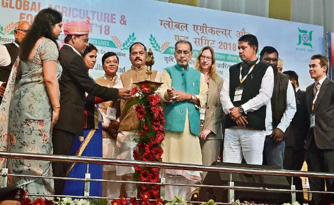 ग्लोबल एग्रीकल्चर एंड फूड समिट : केंद्रीय कृषि मंत्री राधामोहन सिंह ने कहा, पीएम को है किसानों की चिंता, राजकुमार को नहीं