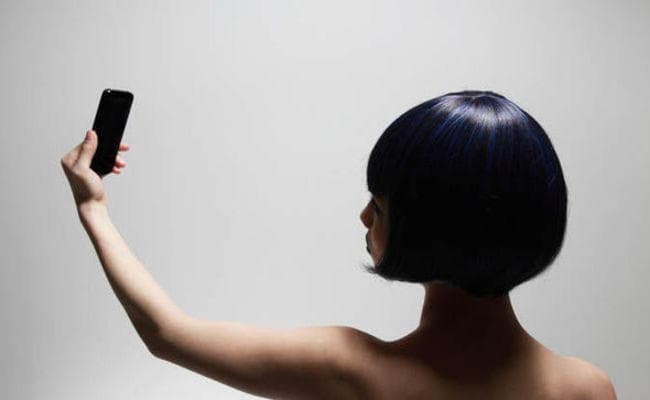 Loan देने के पहले युवक-युवतियों से Nude Selfie मांगती हैं कंपनियां, भुगतान न करने पर कर देती हैं Leak