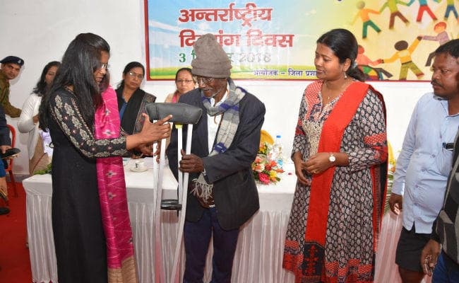 लोहरदगा : दिव्यांगों के लिए कार्यशाला का आयोजन, डीसी ने दी अधिकारों की जानकारी