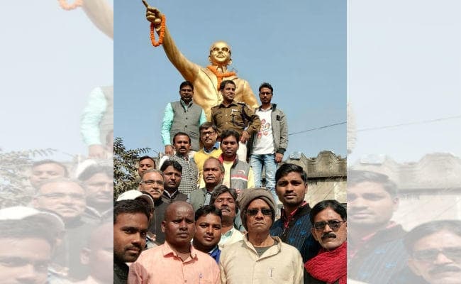 डॉ भीमराव अंबेडकर की पुण्यतिथि पर बड़कागांव में मनाया गया महापरिनिर्वाण दिवस