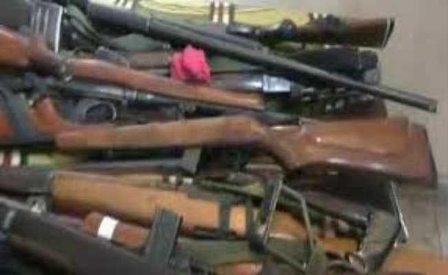 देवघर : कहां से आ रहा शहर में अवैध हथियार, कौन है सौदागर