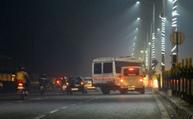 मौसम में बदलाव जारी, पारा स्थिर, पड़ेगा कुहासा और दिखाई देगी धुंध