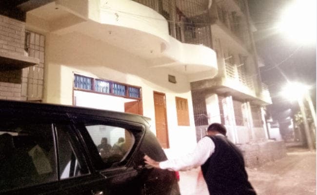 पटना : ...गम में डूबा है डीएम का आवास आज निकलनी थी बरात