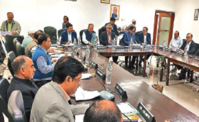 सांकतोड़िया : इसीएल मुख्यालय में महाप्रबंधक समन्वय समिति की बैठक में समीक्षा, लक्ष्य हासिल करने के लिए टीम वर्क जरूरी