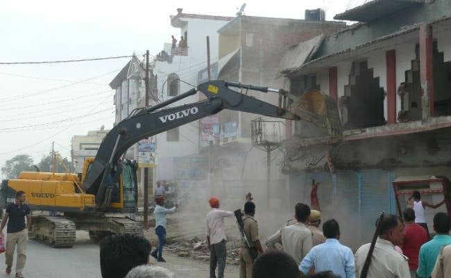 बोकारो : आवासों को कब्जा मुक्त कराने का अभियान जारी, तीसरे दिन खाली कराये गये पांच क्वार्टर,