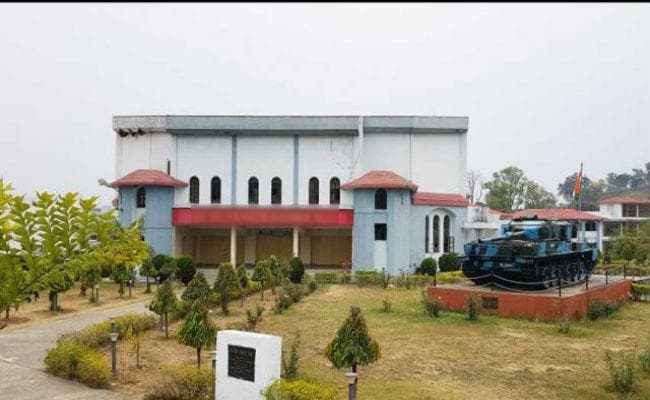 सैनिक स्कूल तिलैया के पूर्व प्राचार्य व पांच पर केस, जानें क्या है पूरा मामला