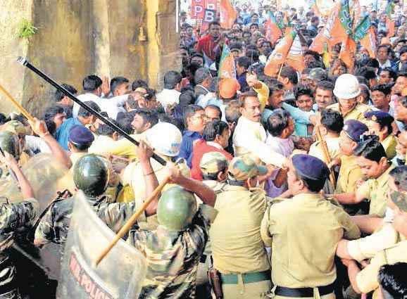 कोलकाता : भाजपा समर्थकों और पुलिस में धक्का-मुक्की