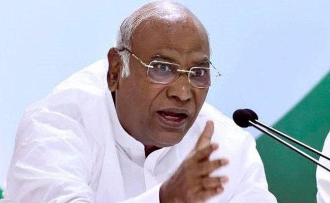 एजी, कैग को समन नहीं कर सकती पीएसी, अधिकतर सदस्य खड़गे के प्रस्ताव के खिलाफ