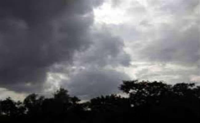 चक्रवाती तूफान का असर : सोमवार को दिन भर छाये रहे बादल, अगले दो दिनों तक यही हाल
