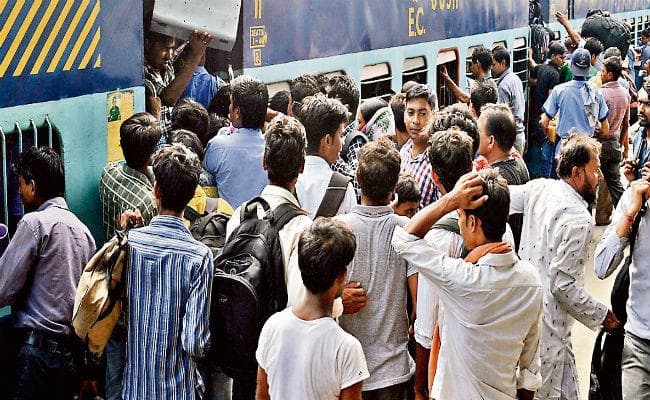 पढ़ें खास रिपोर्ट: राजनीतिक फायदे के लिए यूपी-बिहार के लोग बनते रहे हैं टारगेट